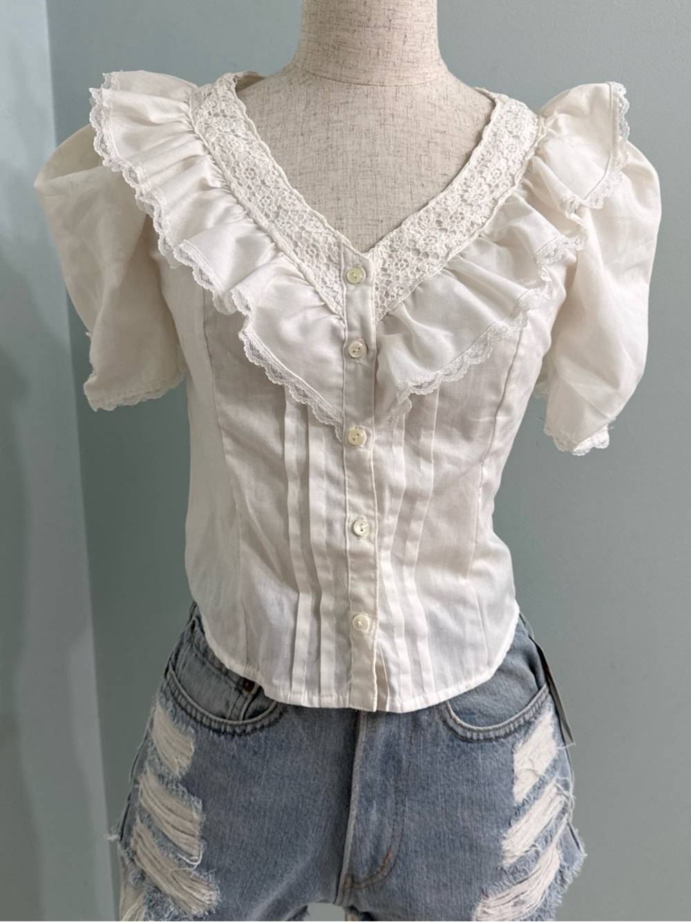 Vintage 70s Gunne Sax Jessica Gunnies White Crochet Lace Button Blouse XS